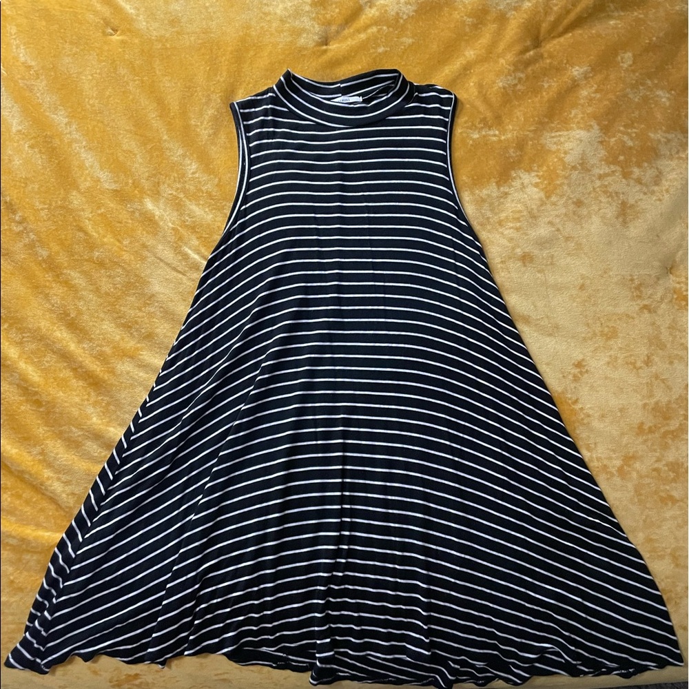 Mock neck sleeveless mini dress